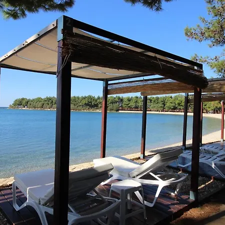 Gianna N2, 600 M From The Apartament *