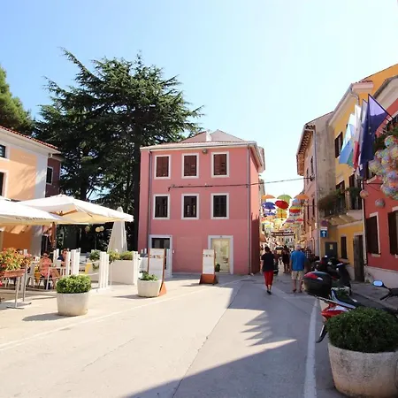 Gianna N2, 600 M From The *