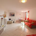 Apartmán Gianna N2, 600 M From The