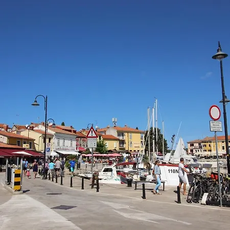 Gianna N2, 600 M From The Apartment