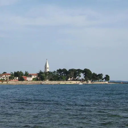 Gianna N2, 600 M From The Apartment *