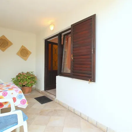 Gianna N2, 600 M From The Apartment *