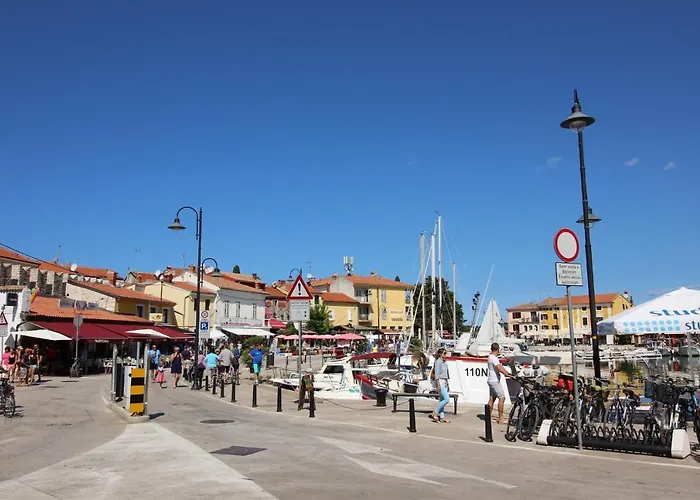 Gianna N2, 600 M From The Apartment