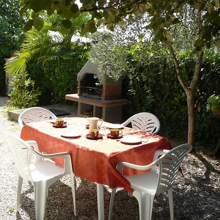 Appartamento Gianna N2, 600 M From The *