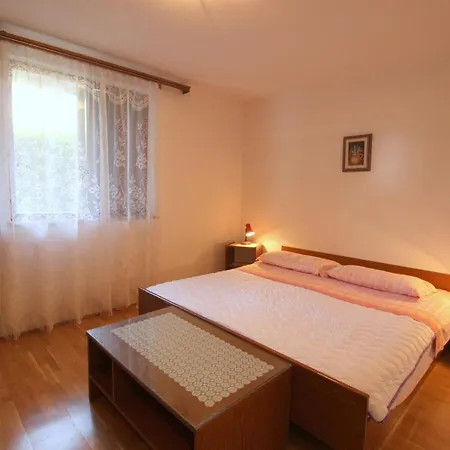 Appartamento Gianna N2, 600 M From The